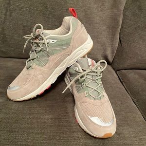 Never Worn Mens Karhu Sneakers